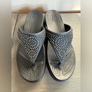 Crocs Women's Size W 8 Monterey Diamante Black Wedge Flip‎ Flop Sandals